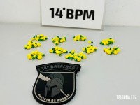 Militares do CHOQUE prende homem com grande quantidade de cocaína na Favela da Sadia Militares do CHOQUE prende homem com grande quantidade de cocaína na Favela da Sadia