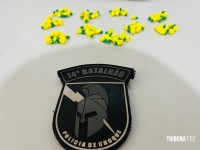 Militares do CHOQUE prende homem com grande quantidade de cocaína na Favela da Sadia Militares do CHOQUE prende homem com grande quantidade de cocaína na Favela da Sadia