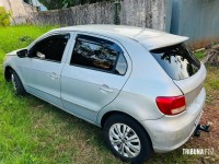 Assaltantes roubam carga de iphones, fogem e abandonam veículo em Foz do Iguaçu Assaltantes roubam carga de iphones, fogem e abandonam veículo em Foz do Iguaçu