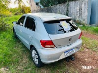 Assaltantes roubam carga de iphones, fogem e abandonam veículo em Foz do Iguaçu Assaltantes roubam carga de iphones, fogem e abandonam veículo em Foz do Iguaçu