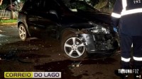 Forte colisão entre dois veículos deixa homem ferido na PR-495 em Santa Helena Forte colisão entre dois veículos deixa homem ferido na PR-495 em Santa Helena