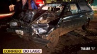Forte colisão entre dois veículos deixa homem ferido na PR-495 em Santa Helena Forte colisão entre dois veículos deixa homem ferido na PR-495 em Santa Helena