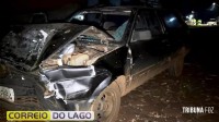 Forte colisão entre dois veículos deixa homem ferido na PR-495 em Santa Helena Forte colisão entre dois veículos deixa homem ferido na PR-495 em Santa Helena