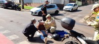 Passageira de moto é socorrida pelo Siate após queda na Av. General Meira Passageira de moto é socorrida pelo Siate após queda na Av. General Meira