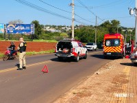 Motociclista de 23 anos é arremessado contra muro após colisão e fica em estado gravíssimo Motociclista de 23 anos é arremessado contra muro após colisão e fica em estado gravíssimo