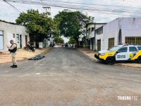 Homem de 42 anos é executado a tiros no Jardim Dourado em Foz do Iguaçu Homem de 42 anos é executado a tiros no Jardim Dourado em Foz do Iguaçu