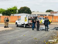 Homem de 42 anos é executado a tiros no Jardim Dourado em Foz do Iguaçu Homem de 42 anos é executado a tiros no Jardim Dourado em Foz do Iguaçu
