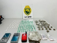 ROCAM encontra cocaína e maconha pronta para venda durante incursão na Comunidade da Guarda Mirim ROCAM encontra cocaína e maconha pronta para venda durante incursão na Comunidade da Guarda Mirim