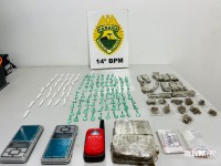 ROCAM encontra cocaína e maconha pronta para venda durante incursão na Comunidade da Guarda Mirim ROCAM encontra cocaína e maconha pronta para venda durante incursão na Comunidade da Guarda Mirim