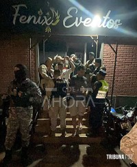 Operação policial em boate termina com sete presos, adolescente encontrado no local e 26 motocicletas apreendidas em Presidente Franco, no Paraguai Operação policial em boate termina com sete presos, adolescente encontrado no local e 26 motocicletas apreendidas em Presidente Franco, no Paraguai
