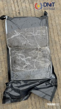 304 quilos de maconha premium é apreendido em caminhão prestes a cruzar para o Brasil pela Ponte da Integração 304 quilos de maconha premium é apreendido em caminhão prestes a cruzar para o Brasil pela Ponte da Integração