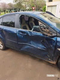 Mulher fica gravemente ferida após colisão entre motocicleta e Onix em Marechal Cândido Rondon Mulher fica gravemente ferida após colisão entre motocicleta e Onix em Marechal Cândido Rondon