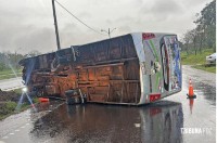 Ônibus capta ao desviar de caminhão na Ruta PY-02 no Paraguai Ônibus capta ao desviar de caminhão na Ruta PY-02 no Paraguai