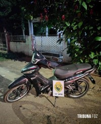 Policia Militar recupera motocicleta furtada no Bairro Portal da Foz em Foz do Iguaçu Policia Militar recupera motocicleta furtada no Bairro Portal da Foz em Foz do Iguaçu