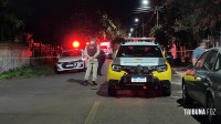 Homem é morto a tiros enquanto estava sentado em frente à residência no Bairro Três Lagoas Homem é morto a tiros enquanto estava sentado em frente à residência no Bairro Três Lagoas
