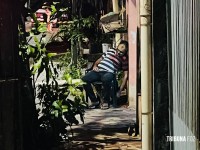 Homem é morto a tiros enquanto estava sentado em frente à residência no Bairro Três Lagoas Homem é morto a tiros enquanto estava sentado em frente à residência no Bairro Três Lagoas