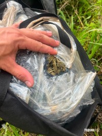 PF e PM prendem homem com 19 Kg de maconha após travessia do Rio Paraná em Foz do Iguaçu PF e PM prendem homem com 19 Kg de maconha após travessia do Rio Paraná em Foz do Iguaçu