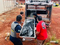 Homem é encontrado morto em terreno baldio ao lado de uma obra em construção em Foz do Iguaçu Homem é encontrado morto em terreno baldio ao lado de uma obra em construção em Foz do Iguaçu