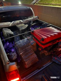 Policia Federal e Policia Militar apreendem 376 Kg de maconha próximo ao Marco das Três Fronteiras em Foz do Iguaçu Policia Federal e Policia Militar apreendem 376 Kg de maconha próximo ao Marco das Três Fronteiras em Foz do Iguaçu