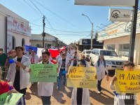 Em quarto dia de greve, médicos do Paraguai exigem melhores condições de trabalho Em quarto dia de greve, médicos do Paraguai exigem melhores condições de trabalho