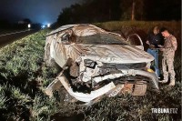 Brasileiro capota caminhonete e sai ileso na Rodovia PY-02 em Yguazú no Paraguai Brasileiro capota caminhonete e sai ileso na Rodovia PY-02 em Yguazú no Paraguai