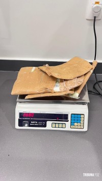 PF prende passageira com 2,6 Kg de cocaína presos ao corpo no Aeroporto de Foz do Iguaçu PF prende passageira com 2,6 Kg de cocaína presos ao corpo no Aeroporto de Foz do Iguaçu