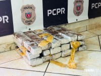 GDE da Policia Civil aborda adolescente paraguaio com duas malas e encontra maconha próximo à Vila Portes GDE da Policia Civil aborda adolescente paraguaio com duas malas e encontra maconha próximo à Vila Portes