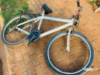 Idoso é atropelado enquanto tentava atravessar avenida de bicicleta no Porto Meira Idoso é atropelado enquanto tentava atravessar avenida de bicicleta no Porto Meira