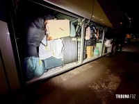 Operação conjunta apreende cinco ônibus com cerca de R$ 2 milhões em mercadorias em Foz do Iguaçu Operação conjunta apreende cinco ônibus com cerca de R$ 2 milhões em mercadorias em Foz do Iguaçu