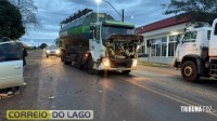 Colisão entre caminhão e Meriva deixa trânsito lento na saída de Santa Helena Colisão entre caminhão e Meriva deixa trânsito lento na saída de Santa Helena