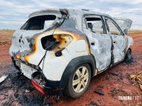 Carro pega fogo do nada e fica completamente destruído em área rural entre Foz do Iguaçu e Santa Terezinha de Itaipu Carro pega fogo do nada e fica completamente destruído em área rural entre Foz do Iguaçu e Santa Terezinha de Itaipu