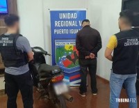 Jovem de 22 anos é preso quando conduzia uma moto roubada em Puerto Iguazu na Argentina Jovem de 22 anos é preso quando conduzia uma moto roubada em Puerto Iguazu na Argentina