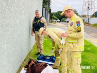 Homem é agredido com golpes de vergalhão por suspeito de usava capuz em Foz do Iguaçu Homem é agredido com golpes de vergalhão por suspeito de usava capuz em Foz do Iguaçu