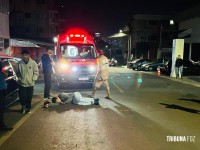 Homem é atropelado por carro na Vila Portes e é socorrido pelo Siate Homem é atropelado por carro na Vila Portes e é socorrido pelo Siate