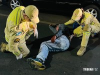 Homem é atropelado por carro na Vila Portes e é socorrido pelo Siate Homem é atropelado por carro na Vila Portes e é socorrido pelo Siate