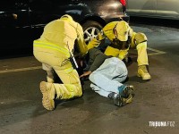Homem é atropelado por carro na Vila Portes e é socorrido pelo Siate Homem é atropelado por carro na Vila Portes e é socorrido pelo Siate