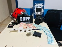 Moto sem placa foge do EOPE da Guarda Municipal, fura semáforos e é abordada e com o motociclista é encontrado haxixe e maconha Moto sem placa foge do EOPE da Guarda Municipal, fura semáforos e é abordada e com o motociclista é encontrado haxixe e maconha