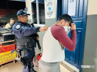Moto sem placa foge do EOPE da Guarda Municipal, fura semáforos e é abordada e com o motociclista é encontrado haxixe e maconha Moto sem placa foge do EOPE da Guarda Municipal, fura semáforos e é abordada e com o motociclista é encontrado haxixe e maconha