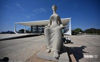 STF rejeita pedido de bolsonarista para barrar reajuste no Bolsa Família STF rejeita pedido de bolsonarista para barrar reajuste no Bolsa Família