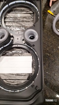 Policia Federal prende passageiro com carga de celulares e perfumes descaminhados no Aeroporto de Foz do Iguaçu Policia Federal prende passageiro com carga de celulares e perfumes descaminhados no Aeroporto de Foz do Iguaçu