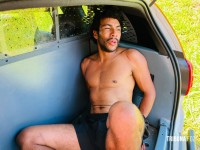 Homem furta van escolar, tenta fugir e acaba preso após veículo tombar em Foz do Iguaçu Homem furta van escolar, tenta fugir e acaba preso após veículo tombar em Foz do Iguaçu
