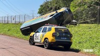 Homem furta van escolar, tenta fugir e acaba preso após veículo tombar em Foz do Iguaçu Homem furta van escolar, tenta fugir e acaba preso após veículo tombar em Foz do Iguaçu