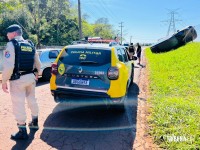 Homem furta van escolar, tenta fugir e acaba preso após veículo tombar em Foz do Iguaçu Homem furta van escolar, tenta fugir e acaba preso após veículo tombar em Foz do Iguaçu