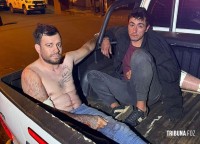 Dois criminosos são presos com moto furtada e roubo após reagirem a abordagem em Ciudad Del Este Dois criminosos são presos com moto furtada e roubo após reagirem a abordagem em Ciudad Del Este