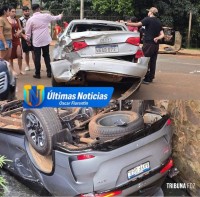 Veiculo capota e cai em vala pluvial após colisão em Ciudad Del Este Veiculo capota e cai em vala pluvial após colisão em Ciudad Del Este