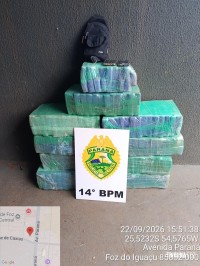 PM apreende 165 Kg de maconha e prende mulher em flagrante após abordagem em Foz do Iguaçu PM apreende 165 Kg de maconha e prende mulher em flagrante após abordagem em Foz do Iguaçu