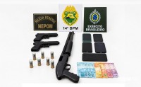 PM apreende escopeta calibre 12 e prende cinco pessoas em ação integrada em Foz do Iguaçu PM apreende escopeta calibre 12 e prende cinco pessoas em ação integrada em Foz do Iguaçu
