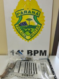 PM apreende revólver encontrado em terreno baldio no Jardim Ipê IV em Foz do Iguaçu PM apreende revólver encontrado em terreno baldio no Jardim Ipê IV em Foz do Iguaçu