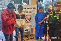 Caminhonete capota com cinco ocupantes após fugir da polícia no Paraguai; Um dos presos era foragido da Justiça Caminhonete capota com cinco ocupantes após fugir da polícia no Paraguai; Um dos presos era foragido da Justiça