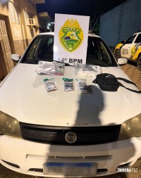 PM prende homem e apreende 325 gramas de cocaína em Foz do Iguaçu PM prende homem e apreende 325 gramas de cocaína em Foz do Iguaçu